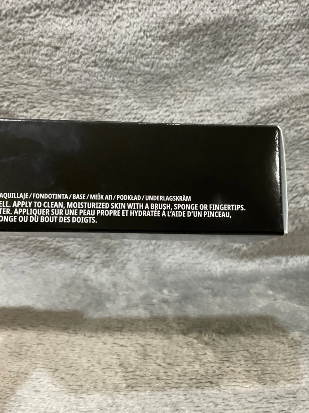 MAC studio radiance foundation NW22 NEW